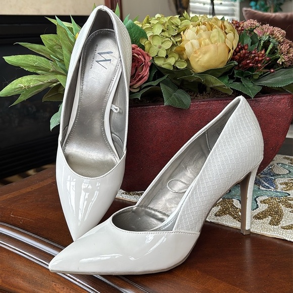 Worthington White Faux Patent Leather Snakeskin Pointed Toe Heels 80s 90s Pumps - Picture 1 of 16